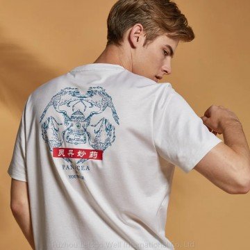 T-shirt customized with 3D powder puff printing logo